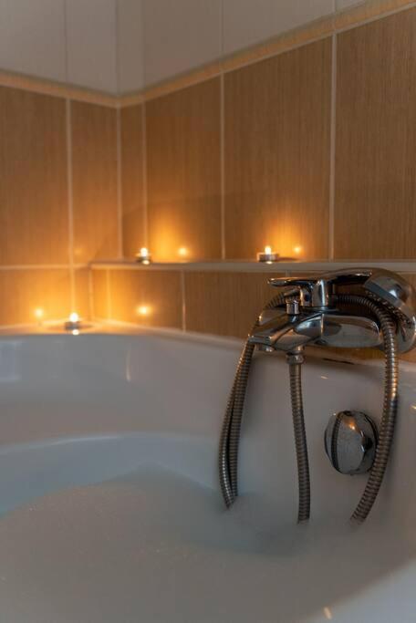 Spacious And Bright Flat Between Airport & Center Apartment Budapest Ngoại thất bức ảnh