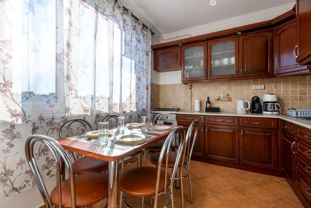 Spacious And Bright Flat Between Airport & Center Apartment Budapest Ngoại thất bức ảnh