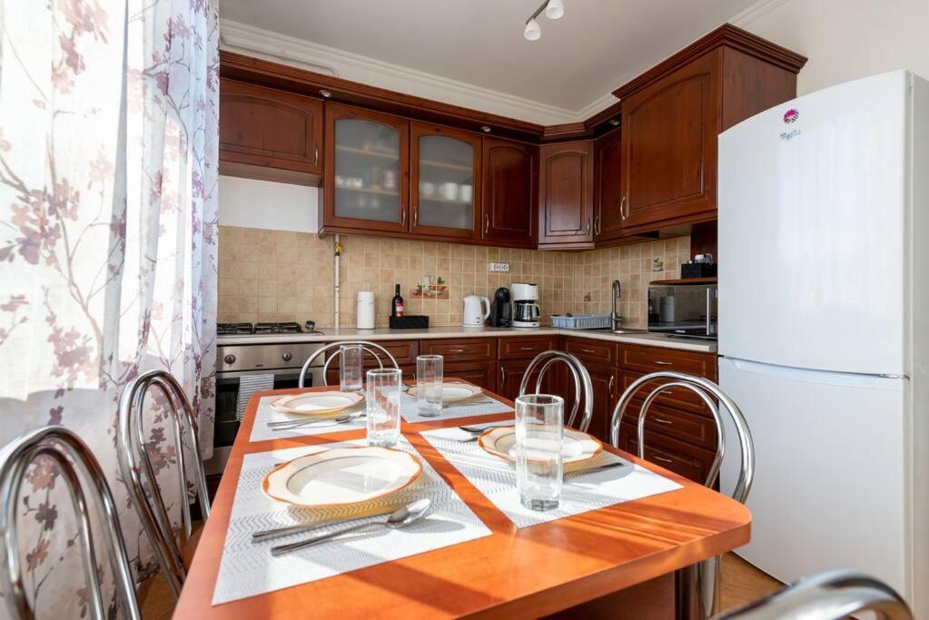 Spacious And Bright Flat Between Airport & Center Apartment Budapest Ngoại thất bức ảnh