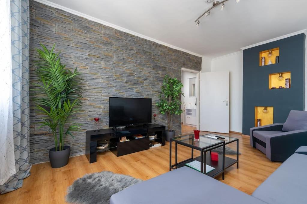 Spacious And Bright Flat Between Airport & Center Apartment Budapest Ngoại thất bức ảnh
